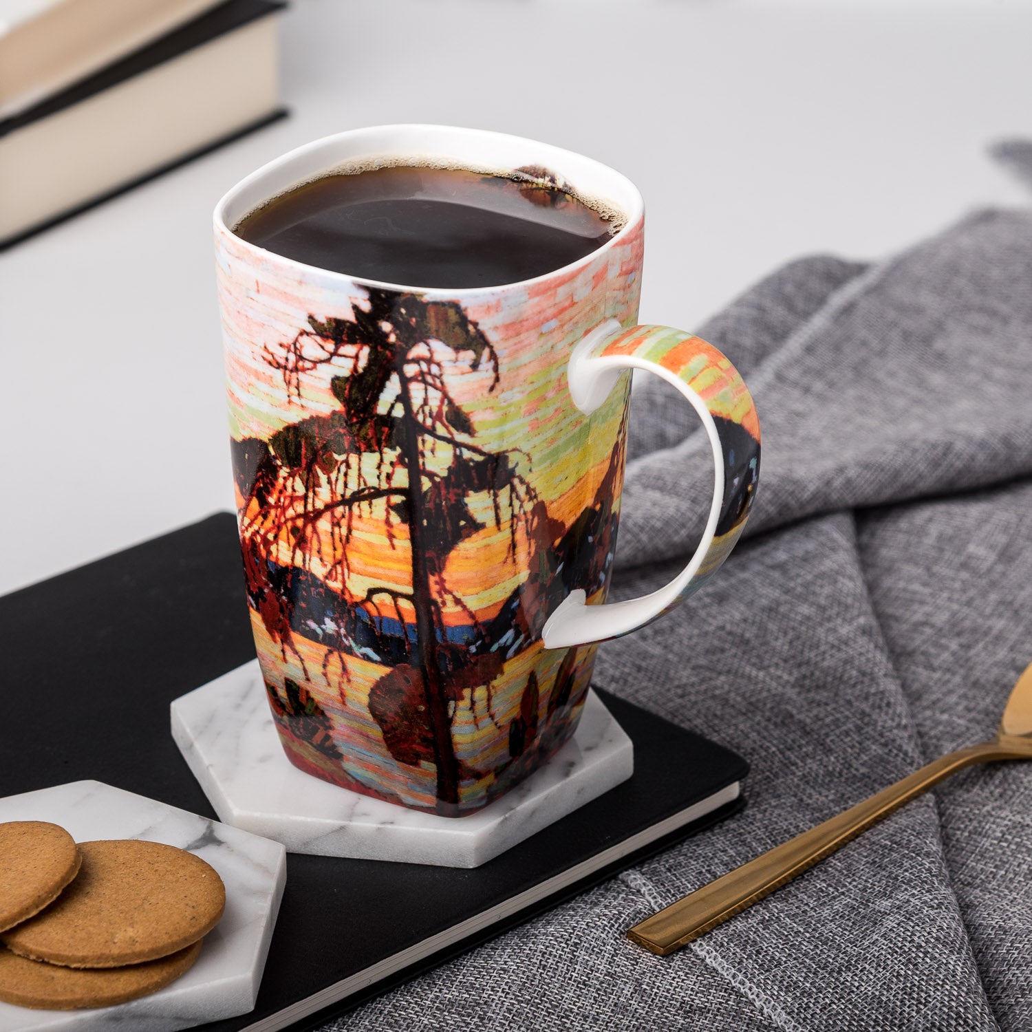 Le pin Thomson grande tasse